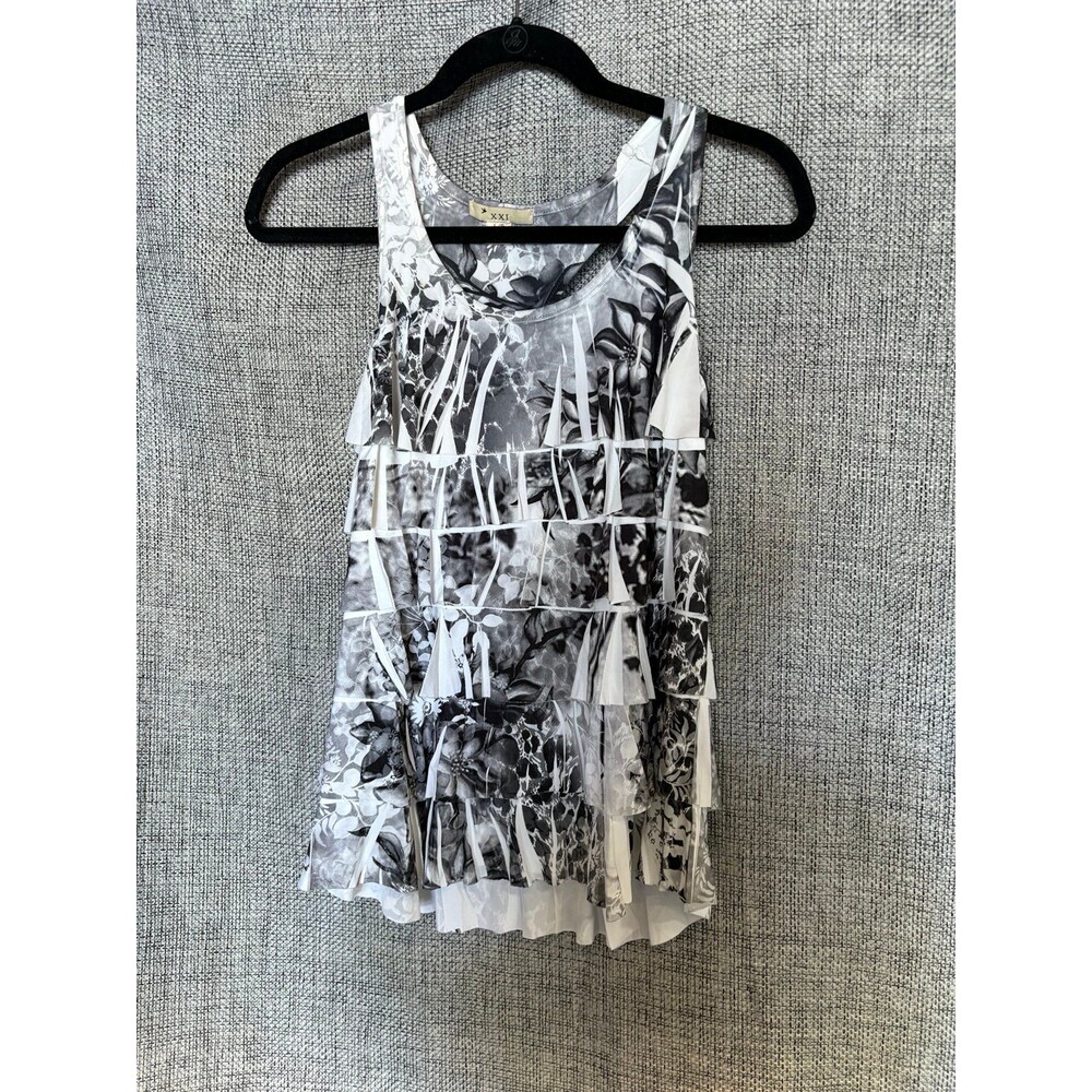 XXI black and white floral-print sleeveless tank top